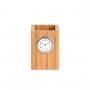 RM00683 Relógio de Mesa com porta canetas em Bambu. Gravação a laser/ baixo relevo  01 lado. Embalagem cx kraft individual