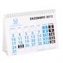 2005O Calendário de mesa com 6 folhas, couchê brilho 150, impressão frente e verso em até 02 cores e base com calendário do ano anterior e futuro em triplex 300 com acabamento em wire-o. Medida 19,5x14 cm. impressão até 02 cores