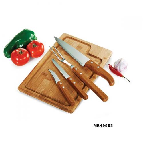 MB19603 - Conjunto Facas , Garfo, Prancha  em Bambu/ Inox Dalass c/ 5 peças - Gravaçao a laser na tábua - Embalagem Kraft