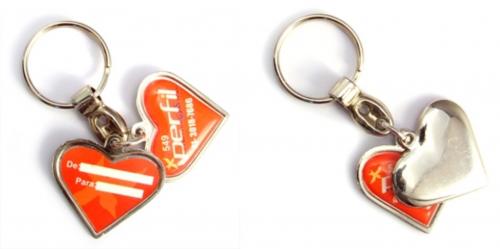 Chaveiro personalizado, modelo Recortado Coraçao com corrente. Gravação colorida 2 lados. Acabamento em resina. Emabalgem Individual Chaveiro personalizado, modelo Recortado Coraçao com corrente. Gravação colorida 2 lados. Acabamento em resina. Emabalgem Individual