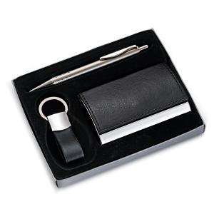 XP01879 - Conjunto de Caneta, Chaveiro e Porta-Cartão em couro sintético.Gravação a laser nas 3 peças. Embalagem cx cinza com elástico XP01879 - Conjunto de Caneta, Chaveiro e Porta-Cartão em couro sintético.Gravação a laser nas 3 peças. Embalagem cx cinza com elástico