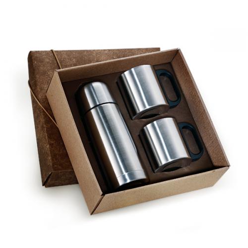 IX02401 Conjunto com duas Canecas Inox 200ml e um Squeeze Térmico 350ml. Gravação a laser nas 2 peças. Embalagem Kraft 