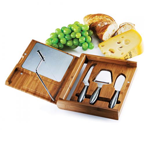 PD00833 - Conjunto para queijo em bambu / inox com cortador. Contem 4 peças. Gravação a laser no bambu. Embalagem cx Kraft PD00833 - Conjunto para queijo em bambu / inox com cortador. Contem 4 peças. Gravação a laser no bambu. Embalagem cx Kraft