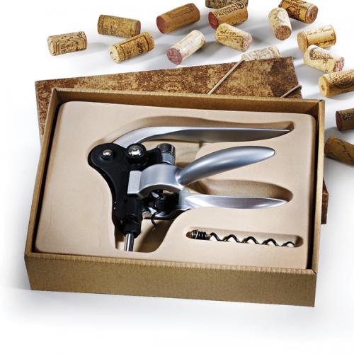 PV00780 Abridor Saca-rolhas. Gravação a laser no abridor. Embalagem individual cx kraft PV00780 Abridor Saca-rolhas. Gravação a laser no abridor. Embalagem individual cx kraft