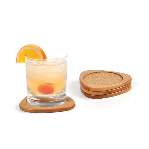 PU04113 Conjunto porta-copos em bambu/ cortiça. Gravação a laser nas 4 peças. Embalagem cx kraft PU04113 Conjunto porta-copos em bambu/ cortiça. Gravação a laser nas 4 peças. Embalagem cx kraft