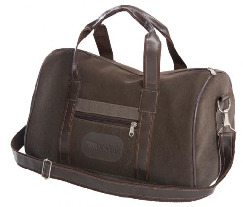 BL205 Bolsa de Viagem c/ Bolso Frontal BIC. Fechamento com zipper. Alça de mão e ombro regulavel.. Material Jaguar e Kourart. Medida aprox de 43x23x24cm. Gravação baixo relevo BL205 Bolsa de Viagem c/ Bolso Frontal BIC. Fechamento com zipper. Alça de mão e ombro regulavel.. Material Jaguar e Kourart. Medida aprox de 43x23x24cm. Gravação baixo relevo