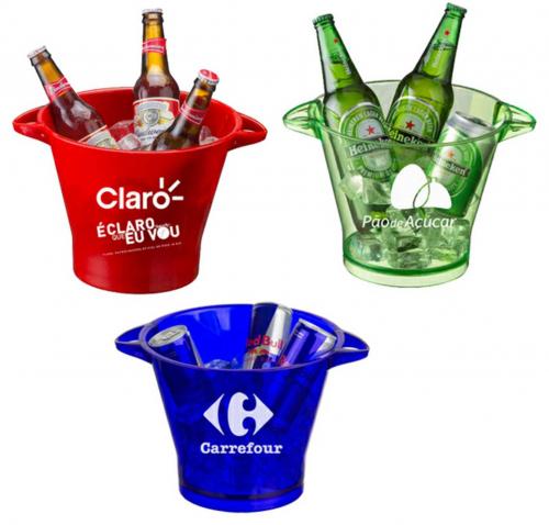 Balde de Gelo personalizado, feito em plástico, com medidas 33 cm de diâmetro X 22 cm de altura, com capacidade de 4 litros, cores á consultar, gravação em até 3 cores. Balde de Gelo personalizado, feito em plástico, com medidas 33 cm de diâmetro X 22 cm de altura, com capacidade de 4 litros, cores á consultar, gravação em até 3 cores.