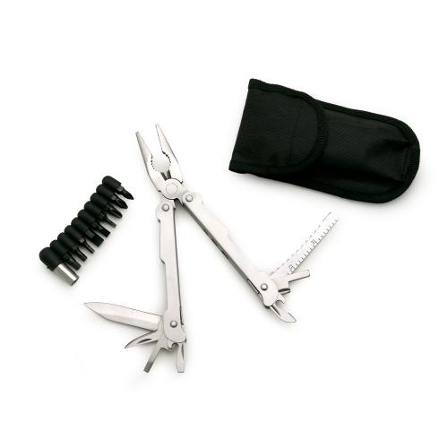 FER7022 Alicate universal com 20 funções confeccionado em aço inox composto por: lâmina, abridor de lata, chave de fenda, chave philips, furador, agulha, régua e lâmina serrilhada, mais estojo emborrachado com adaptador, 3 ponteiras de chave allen, 3 ponteiras de chave fenda e 3 ponteiras de chave philips »Acompanha bainha em nylon na cor preta - Med.: 107x 28x 12mm»Embalagem: Caixa prata - Med.: 130x 53x 33mm»Gravação: A laser 01 lado FER7022 Alicate universal com 20 funções confeccionado em aço inox composto por: lâmina, abridor de lata, chave de fenda, chave philips, furador, agulha, régua e lâmina serrilhada, mais estojo emborrachado com adaptador, 3 ponteiras de chave allen, 3 ponteiras de chave fenda e 3 ponteiras de chave philips »Acompanha bainha em nylon na cor preta - Med.: 107x 28x 12mm»Embalagem: Caixa prata - Med.: 130x 53x 33mm»Gravação: A laser 01 lado