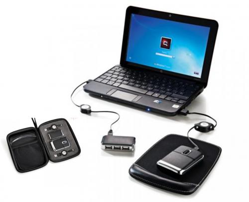 IN00251 Conjunto de mouse e acessórios com estojo em Tecido preto com zíper. Conta com 2 Cabos de conexão/extensão USB AM-5PIN, HUB em Material Sintético/Cromado Brilhante com 4 entradas USB 2.0, entrada micro USB e entrada de fonte. Mouse óptico slim em Material Sintético/Cromado Brilhante, mousepad com detalhe em Material Sintético. Compatível com Windows/Mac Dimensões do estojo: 22x16x4cm . Gravação silk no estojo IN00251 Conjunto de mouse e acessórios com estojo em Tecido preto com zíper. Conta com 2 Cabos de conexão/extensão USB AM-5PIN, HUB em Material Sintético/Cromado Brilhante com 4 entradas USB 2.0, entrada micro USB e entrada de fonte. Mouse óptico slim em Material Sintético/Cromado Brilhante, mousepad com detalhe em Material Sintético. Compatível com Windows/Mac Dimensões do estojo: 22x16x4cm . Gravação silk no estojo