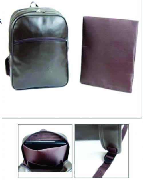 MC161 MOCHILA CLÁSSICA ALIANDO PRATICIDADE E VALORIZANDO A SUA MARCA, CONFECCIONADA EM SINTÉTICO NOBRE. A MOCHILA POSSUI DOIS COMPARTIMENTOS, PORTA NOTEBOOK ACOLCHOADO E REMOVÍVEL, BOLSOS INTERNOS,BOLSO FRONTAL E ALÇAS ACOLCHOADAS E ERGONÔMICAS. MATERIAL KOURART DIMENSÕES :032 C x 039 A x 017 L cm CORES DISP. :CAFÉ, PRETO OU MARINHO MC161 MOCHILA CLÁSSICA ALIANDO PRATICIDADE E VALORIZANDO A SUA MARCA, CONFECCIONADA EM SINTÉTICO NOBRE. A MOCHILA POSSUI DOIS COMPARTIMENTOS, PORTA NOTEBOOK ACOLCHOADO E REMOVÍVEL, BOLSOS INTERNOS,BOLSO FRONTAL E ALÇAS ACOLCHOADAS E ERGONÔMICAS. MATERIAL KOURART DIMENSÕES :032 C x 039 A x 017 L cm CORES DISP. :CAFÉ, PRETO OU MARINHO