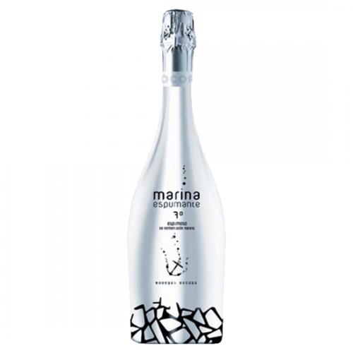 MARINA ESPUMANTE/ País e Região Espanha, Alicante, Uvas 100% Moscatel de Alexandria, Vinificação Elaborado pelo método Charmat, onde a segunda fermentação é realizada em ambiente fechado, isto é, sem deixar escapar o gás carbônico MARINA ESPUMANTE/ País e Região Espanha, Alicante, Uvas 100% Moscatel de Alexandria, Vinificação Elaborado pelo método Charmat, onde a segunda fermentação é realizada em ambiente fechado, isto é, sem deixar escapar o gás carbônico