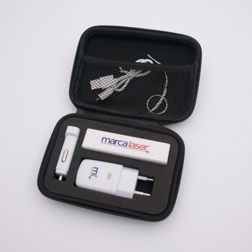 INF3062 Conjunto de carregadores com 3 peças. Kit composto por: Power Bank Bateria Lithium 2200mAh, adaptador veicular e adaptador para tomada bivolt com entrada USB . Acompanha cabo USB para recarga. Recarrega diversos tipos de eletrônicos portáteis. Embalagem: Caixa para presente Gravação: Splash Color INF3062 Conjunto de carregadores com 3 peças. Kit composto por: Power Bank Bateria Lithium 2200mAh, adaptador veicular e adaptador para tomada bivolt com entrada USB . Acompanha cabo USB para recarga. Recarrega diversos tipos de eletrônicos portáteis. Embalagem: Caixa para presente Gravação: Splash Color