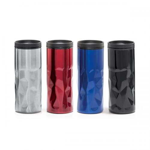 54641 Copo para viagem em aço inox e PP com parede dupla, tampa e base antideslizante. Capacidade: 520 ml. Food grade. Medidas:72 x 184 mm Área de Gravação:25 mm x 30 mm Personalização:Laser 54641 Copo para viagem em aço inox e PP com parede dupla, tampa e base antideslizante. Capacidade: 520 ml. Food grade. Medidas:72 x 184 mm Área de Gravação:25 mm x 30 mm Personalização:Laser