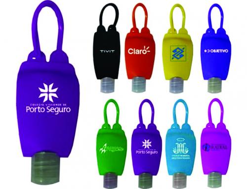 Suporte para frasco de alcool gel 35ml. Material emborrachado. Gravação silk maximo 1 cor Suporte para frasco de alcool gel 35ml. Material emborrachado. Gravação silk maximo 1 cor
